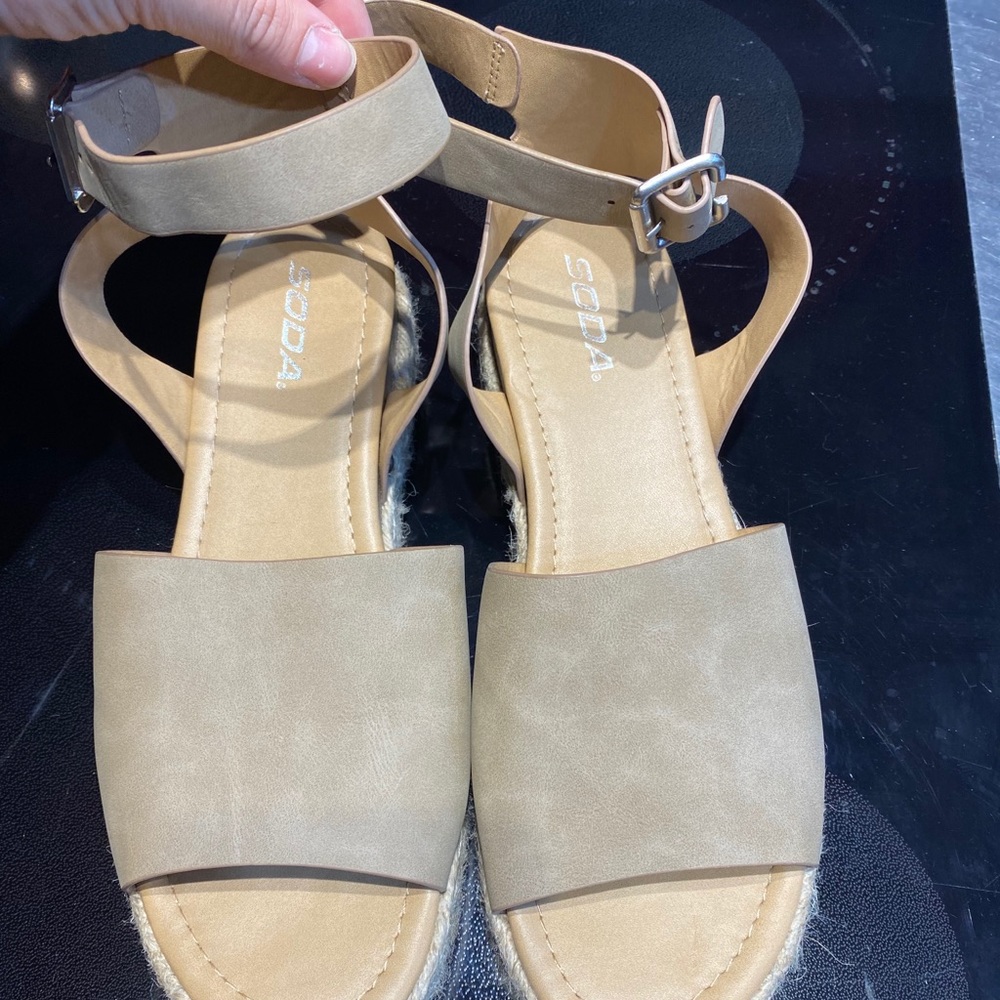 Platform sandals